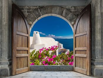 Tuinposter doorkijk - Tuindoek Magische Bloemen en Zee Achter de Deuren - Tuindecoratie 